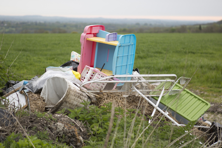 News Round-Up: Fly tipping, construction waste, and compliance under the spotlight (Oct 2025) L&S Waste Management